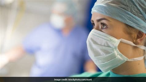 International Nurses Day 2025: काम के घंटों के दौरान नर्स कैसे रखें ...