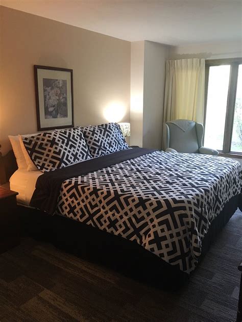 LULL-ABI INN (Egg Harbor, Door County, WI) - Hotel Reviews, Photos ...