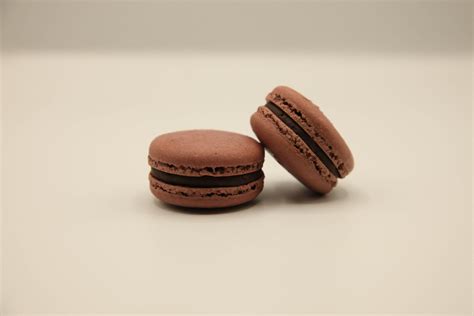 Chocolate Macaron | Praliné French Pastries