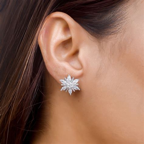 925 Sterling Silver Flower Shaped CZ Stud Earring – VOYLLA