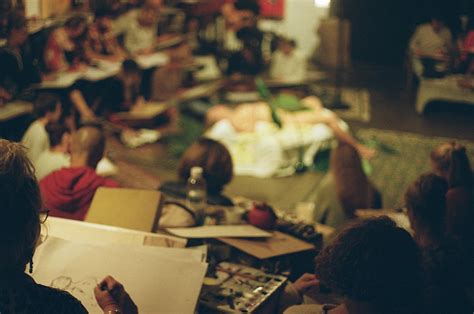 Life Drawing Modelling Session 的图像结果