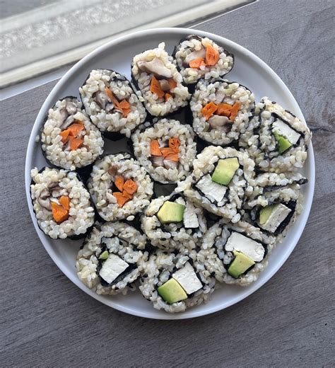 Vegan brown rice sushi : r/sushi