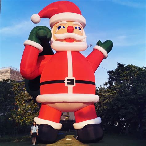 Leaf Blower Santa 的图像结果