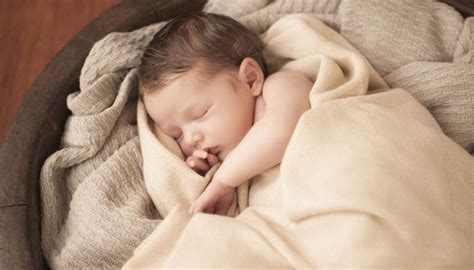 Sleeping beside your baby can cause cot death | Health News | Zee News