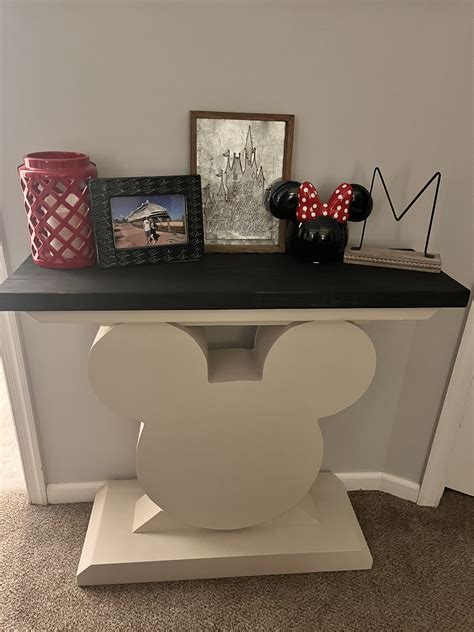 Pin by Stephanie Ramirez on Disney Craft | Disney room decor, Disney ...