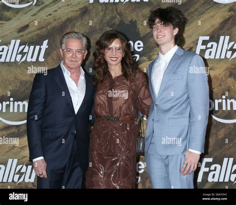 Kyle MacLachlan, Desiree Gruber, Callum Lyon MacLachlan at arrivals for ...
