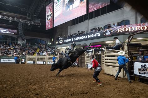 PBR | Aussies Abroad: Brady Fielder storms Boston for UTB buckle