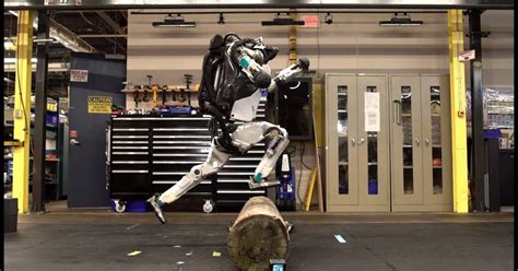 This Robot 'Atlas' Acts Like A Real Martial Art Master! - MobyGeek.com