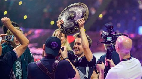 DOTA 2: The International 10 Will Be Delayed To 2021, Battle Pass Will ...