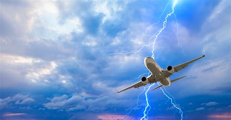 Lightning Strikes Plane A Delta Plane Is Struck By Lightning WINK