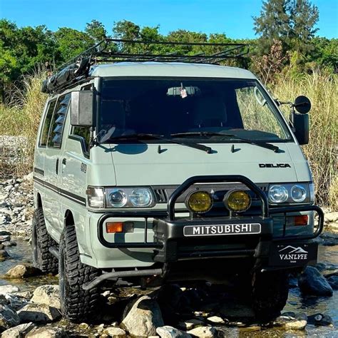 Lifted Mitsubishi Delica L300 Overland Minivan with Pajero 4WD | Mini van, Mitsubishi, Overlanding