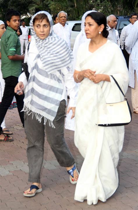 Farooq Sheikh's Funeral: Deepti Naval, Shabana Azmi, Tabu, Farhan and ...