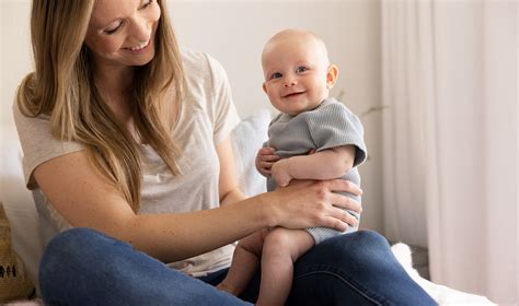 The 5 stages of sitting | Lovevery