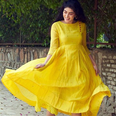 Buy Ethnic Women's Wear & Jewellery Online At Nomad | LBB