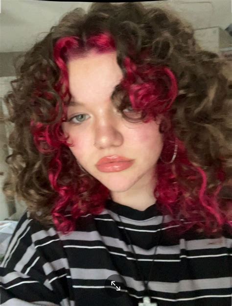 curly hair dye