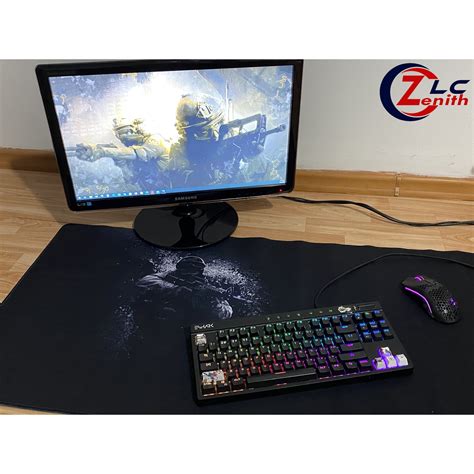 Mousepad format Deskmat pentru gaming, Gunman, 1000 x 500 x 3 mm - eMAG.ro