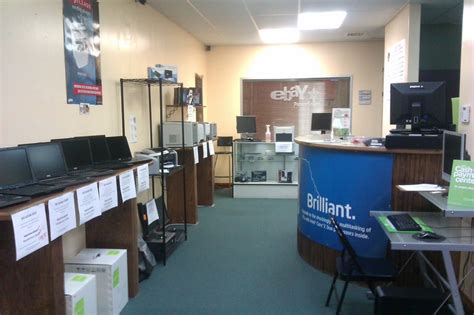 Computer Cafe 的图像结果