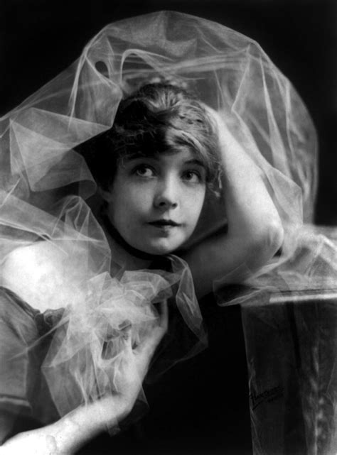 33 images of the gorgeous Lillian Gish, the "First Lady of American ...