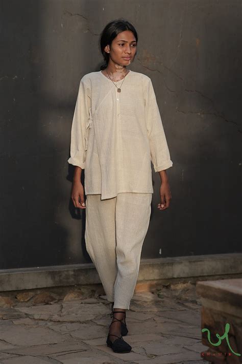 Buy Off White Kala Cotton Crossover Top - Khamir – khamircrafts