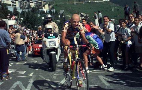 He followed his dad’s 1980s cycle ride to Australia — and recreated the photos frame by frame | CNN