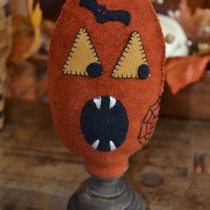 Image result for Wool Penny Rug Pattern Scallop