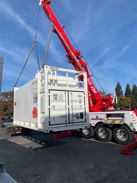 Cool pic to share- A rare sight to see a Western Global P31 (8,000-Gal) leave from from our SAC ...