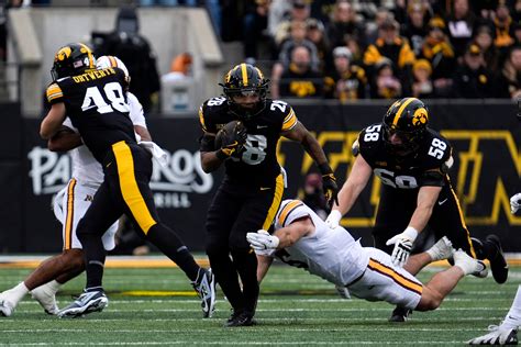 Iowa vs Oregon football tickets at Kinnick Stadium officially sell out