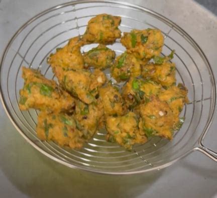 Make Healthy and Tasty Spinach Pakora in Minutes – NAVRELIA FOODS