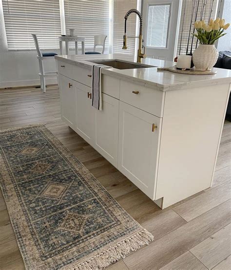 30 Beautiful Kitchen Rug Ideas for Every Style