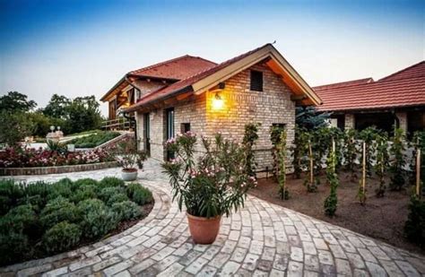 10 Luxurious Cottages In Hungary One Can Go For A Stay!