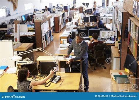 Busy Office Desk 的图像结果