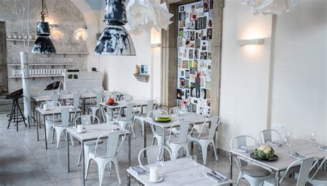 https://dynamic-media-cdn.tripadvisor.com/media/photo-o/2d/28/89/76/interior-look.jpg?h=800&s=1&w=1400