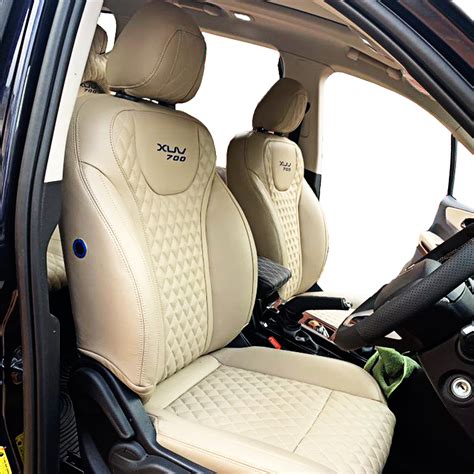 Mahindra XUV 700 AX7 - Diamond – Studio Saddles