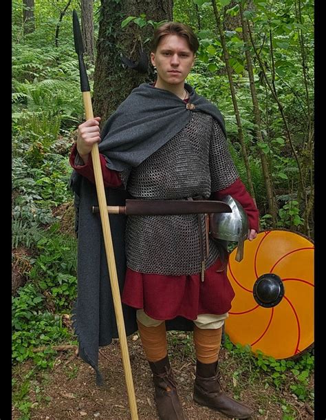 8th century Saxon | Anglo saxon clothing, Viking character, Historical ...