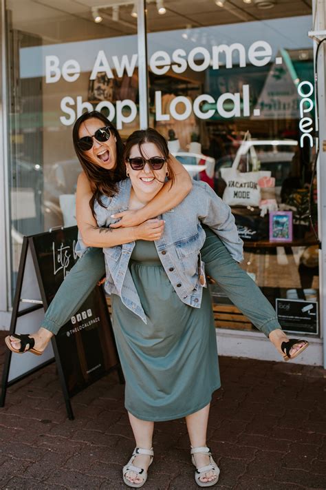 The Local Store NB 的图像结果