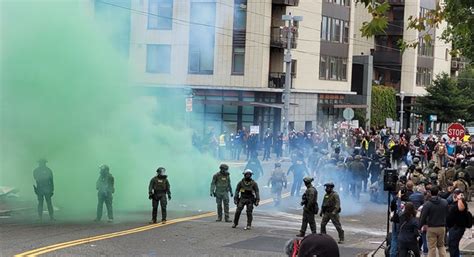 2 shot by federal agent after 'targeted' stop, Portland mayor asks ICE to halt operations