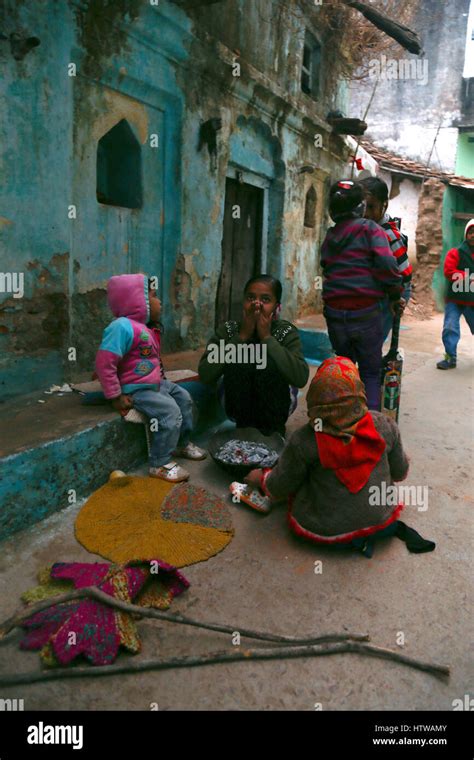 Local Siting People 的图像结果