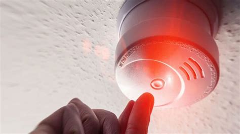 Smoke Detector Blinking Red | Information Encyclopedia