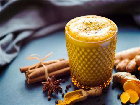 Why Turmeric Milk is a must-have before bedtime during winters | The ...