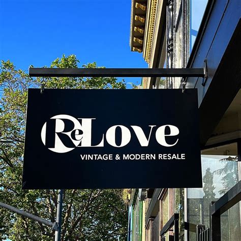 Advertisement Signs 的图像结果