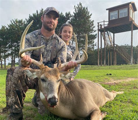 Guided Deer Hunting Wisconsin | High Fence Hunts WI | Private Hunting