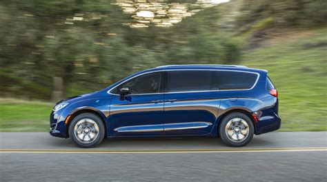 Is A 2018 Chrysler Pacifica A Good Car at Oliver Wolff blog