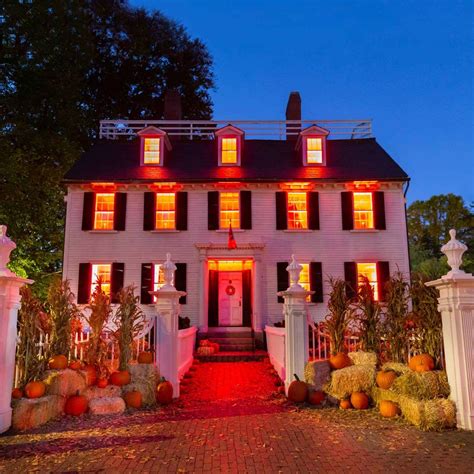 Hocus Pocus Recreation at Historic Ropes Mansion, Ropes Mansion, Salem ...