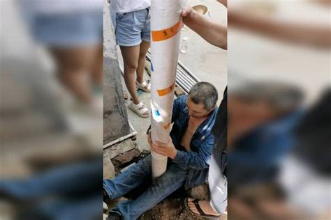 视频丨许昌六旬老人掉进约8米深水井 消防员15分钟成功救援-大河报网