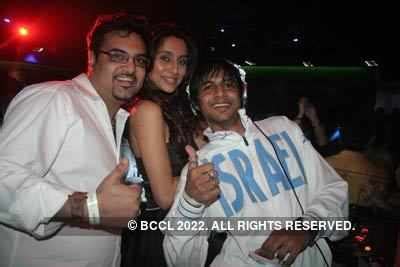 Vj Anusha visits in Screem on Saturday in Pune - Photogallery