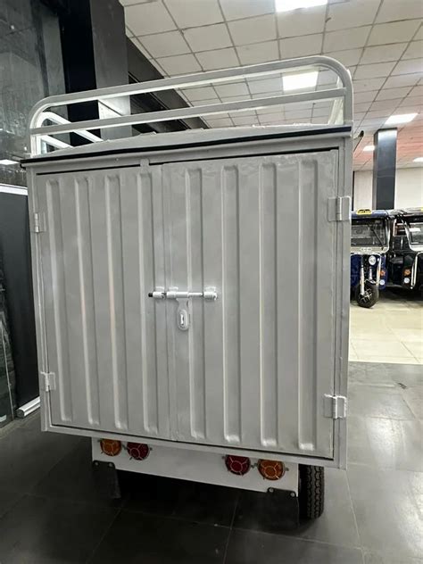 Electric Rickshaw Loader - CITY CAB CARGO CLOSED BODY LOADER ...