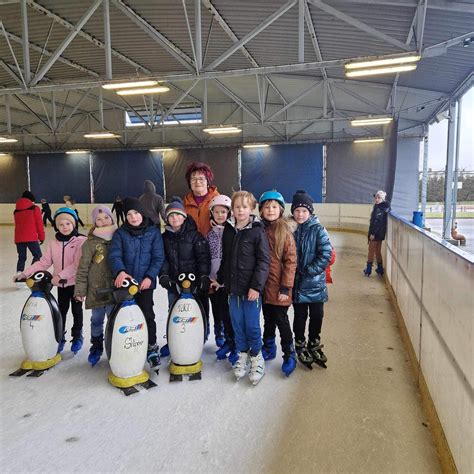 Szkoła Podstawowa im. Jana Pawła II w Mochach