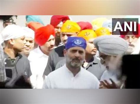 Rahul Gandhi offers prayers at Golden Temple in Amritsar