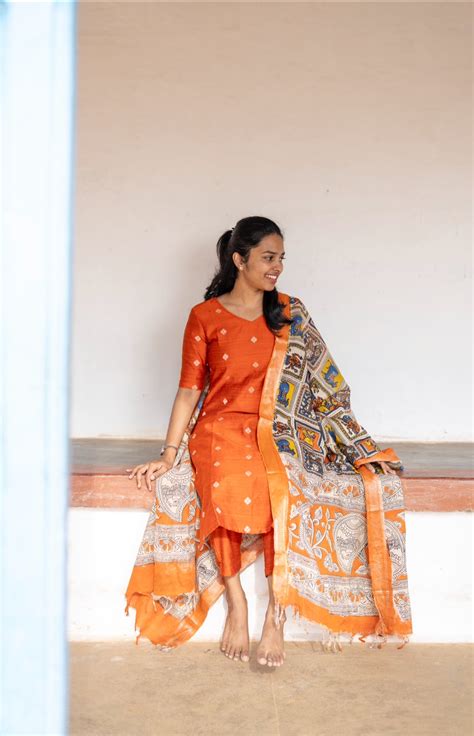 Rust orange premium set – thefemclothing.in