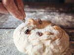 What's the difference between whole wheat flour and refined flour